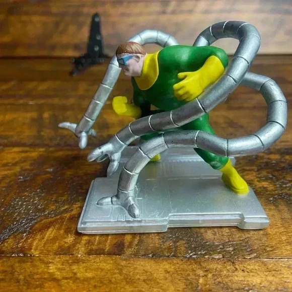 Disney Store Marvel Spider-Man Doctor Octopus PVC Cake Topper Figure With Base - Picture 2 of 8